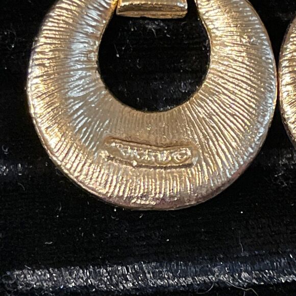 VTG Gerard Yosca Goldtone Enamel Egyptian Revival Door Knocker Clip OnEarrings - Picture 7 of 8